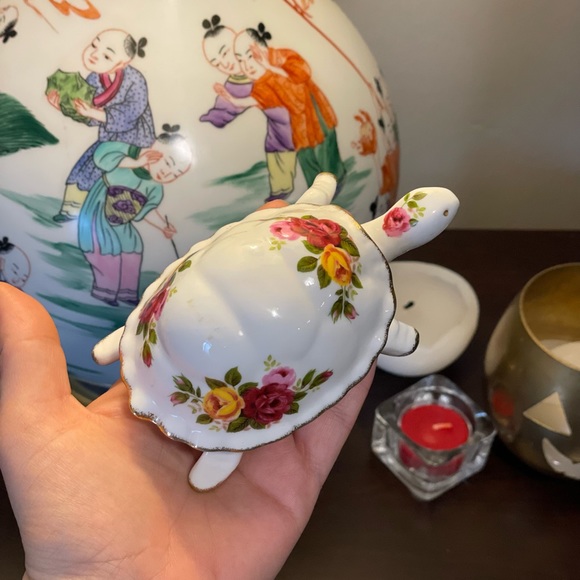 Cottage Rose Fine Bone China Tortoise Turtle Candle ~ Ring Trinket Box NOS - Picture 5 of 8